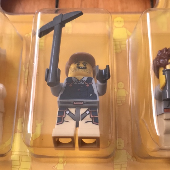 LEGO Minifigure 3 Pack 852766 LEGO Store Exclusive - Picture 4 of 5